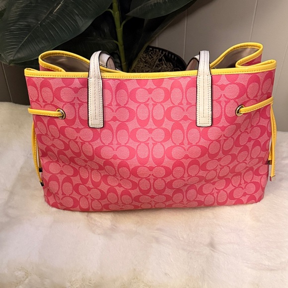 Authentic Coach Pink and Yellow Tote Bag l Excellent Condition - Picture 3 of 5
